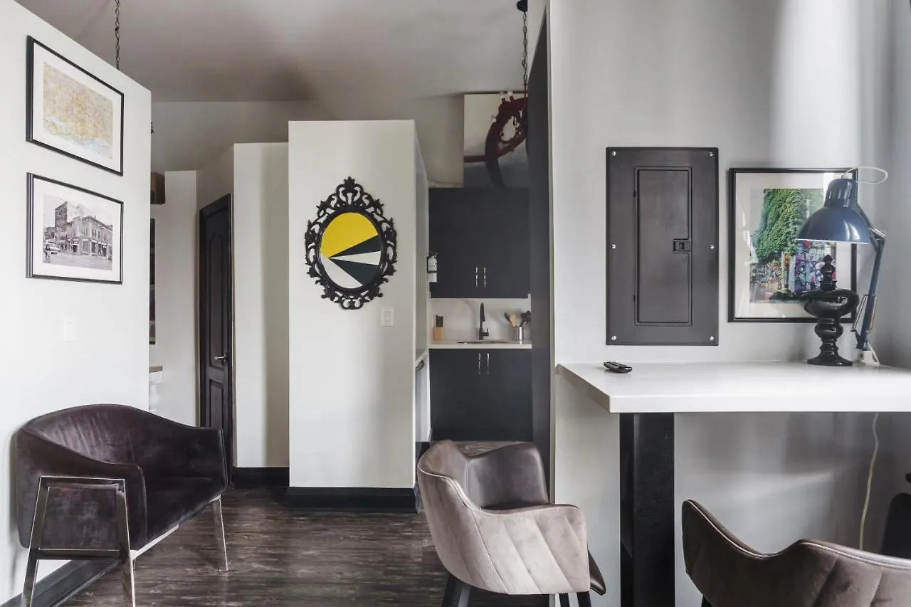Queen Street Lofts Toronto 4*,  Canada