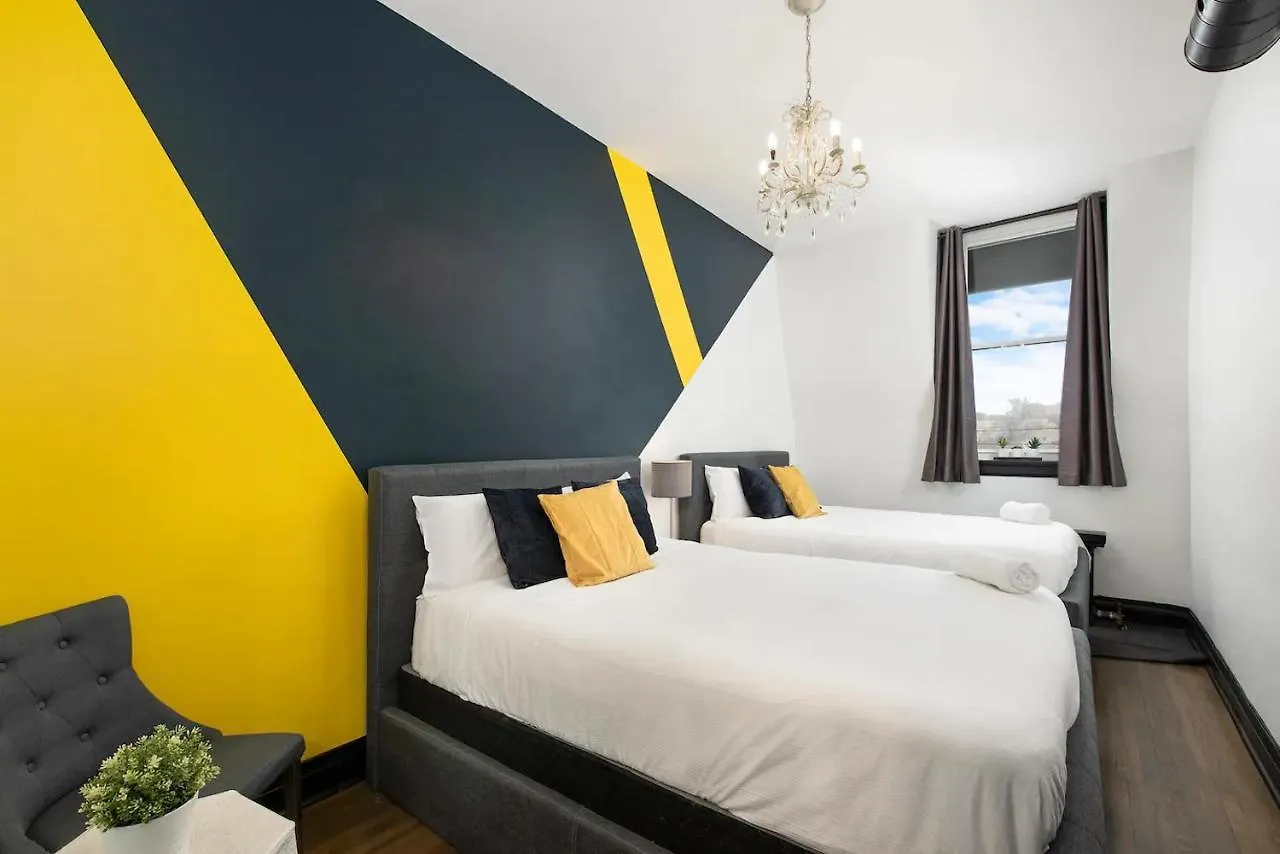 Queen Street Lofts Toronto 4*,  Canada