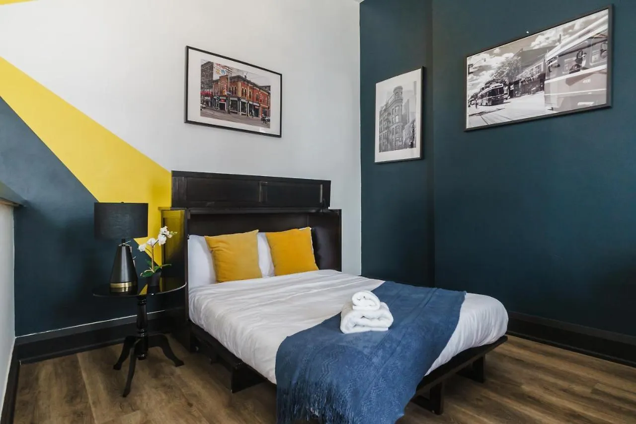 Queen Street Lofts Toronto 4*,  Canada