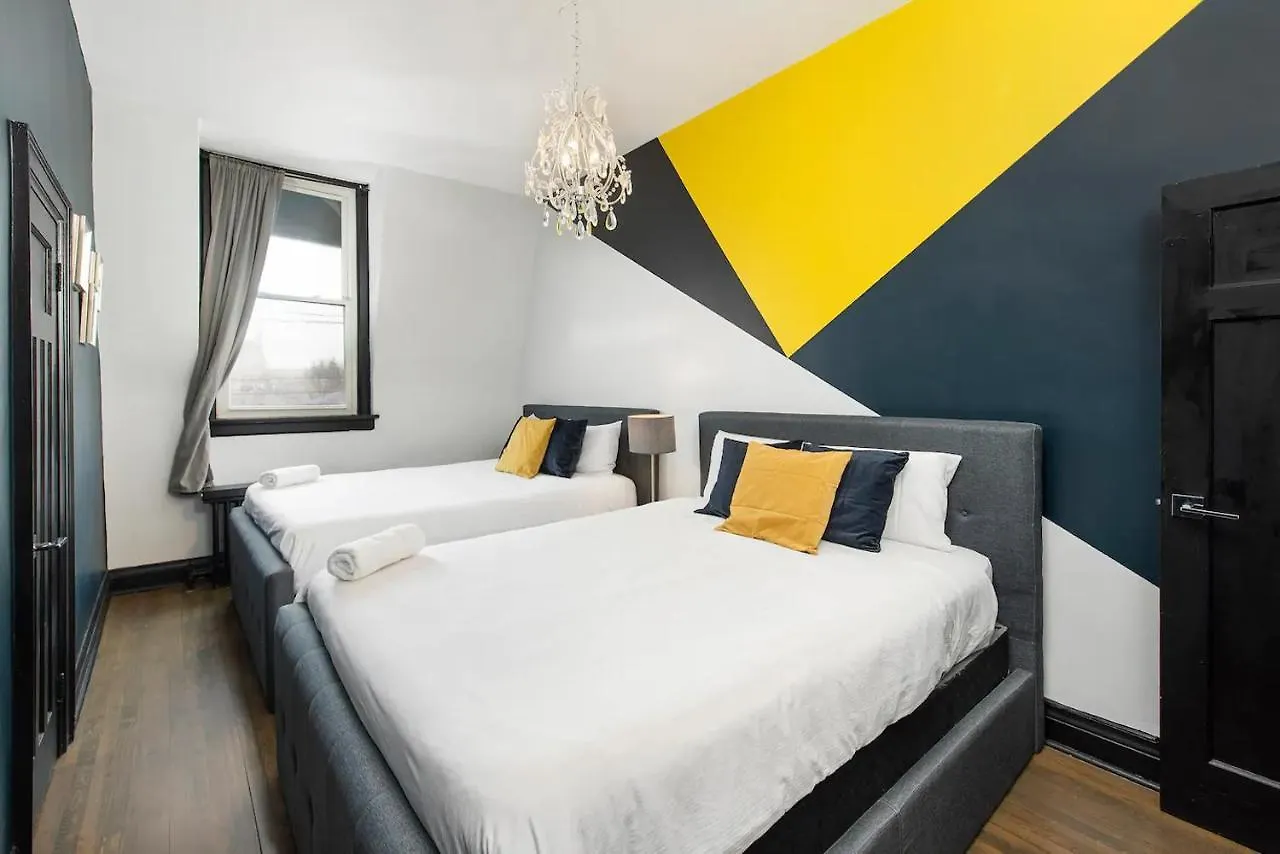**** Hotel Queen Street Lofts Toronto Canada