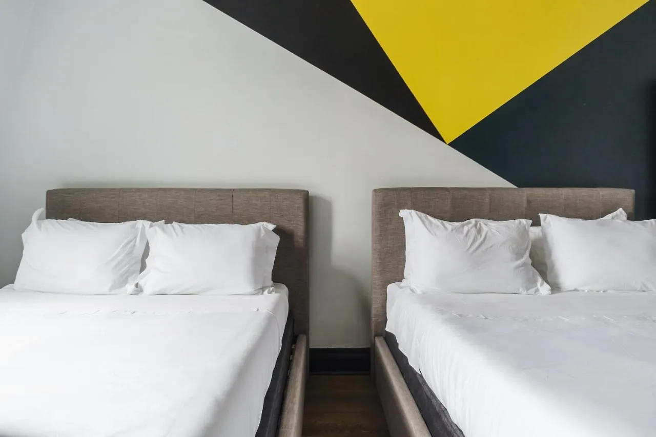 **** Hotel Queen Street Lofts Toronto Canada