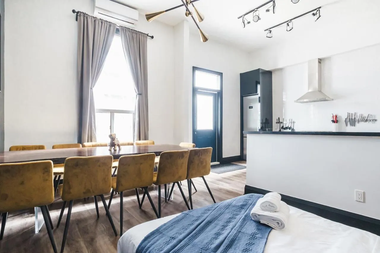 **** Hotel Queen Street Lofts Toronto Canada