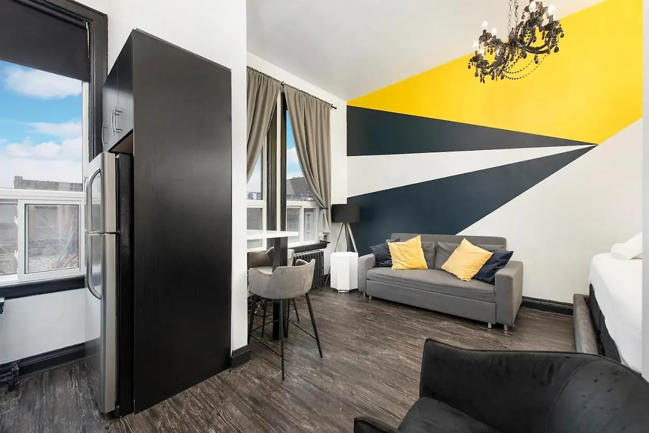 **** Hotel Queen Street Lofts Toronto Canada