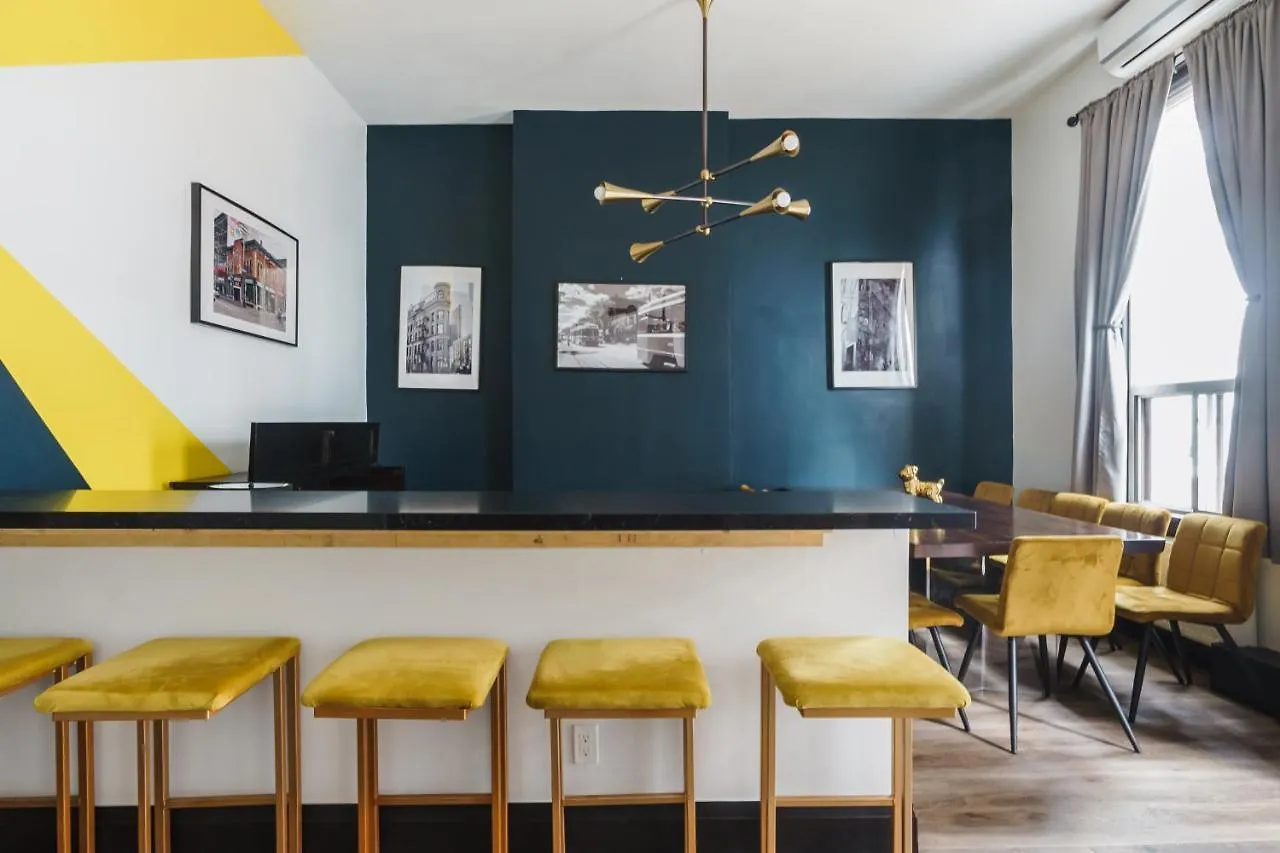 **** Hotel Queen Street Lofts Toronto Canada